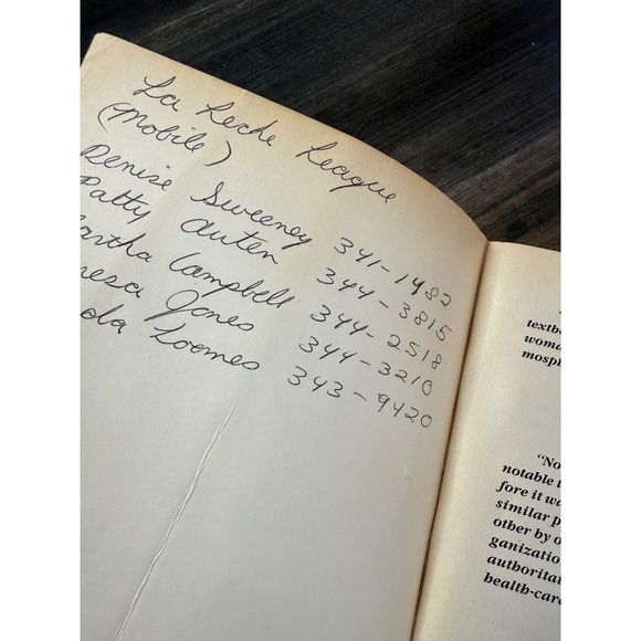 The Womanly Art of Breastfeeding Fifth Revised Edition La Leche League Book - Picture 2 of 3